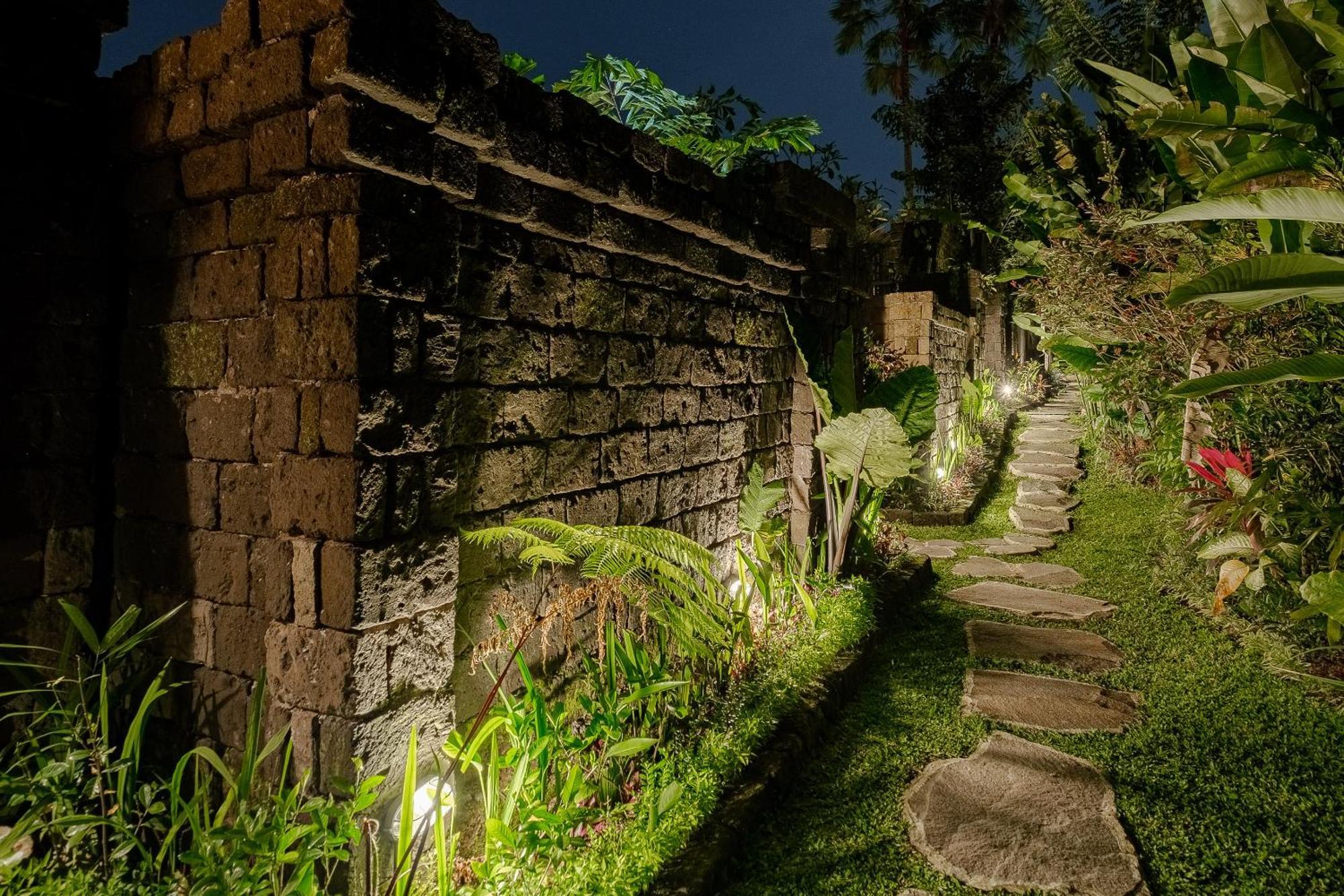 Pratiwi Ubud Villa Buitenkant foto